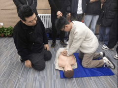 本次培训聚焦心肺苏醒（CPR）取从动体外